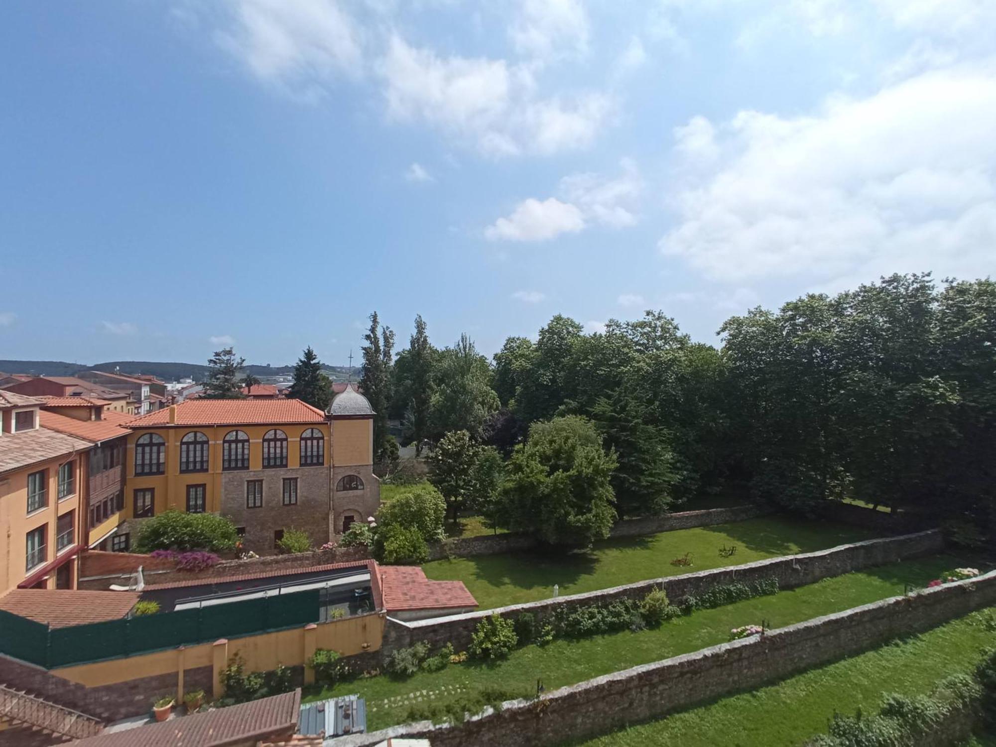 Piso Aviles Centro Parque Ferrera Kültér fotó